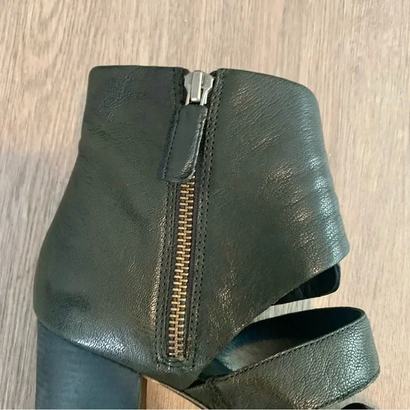 Eileen Fisher Black Leather Heeled Sandals - Picture 7 of 11